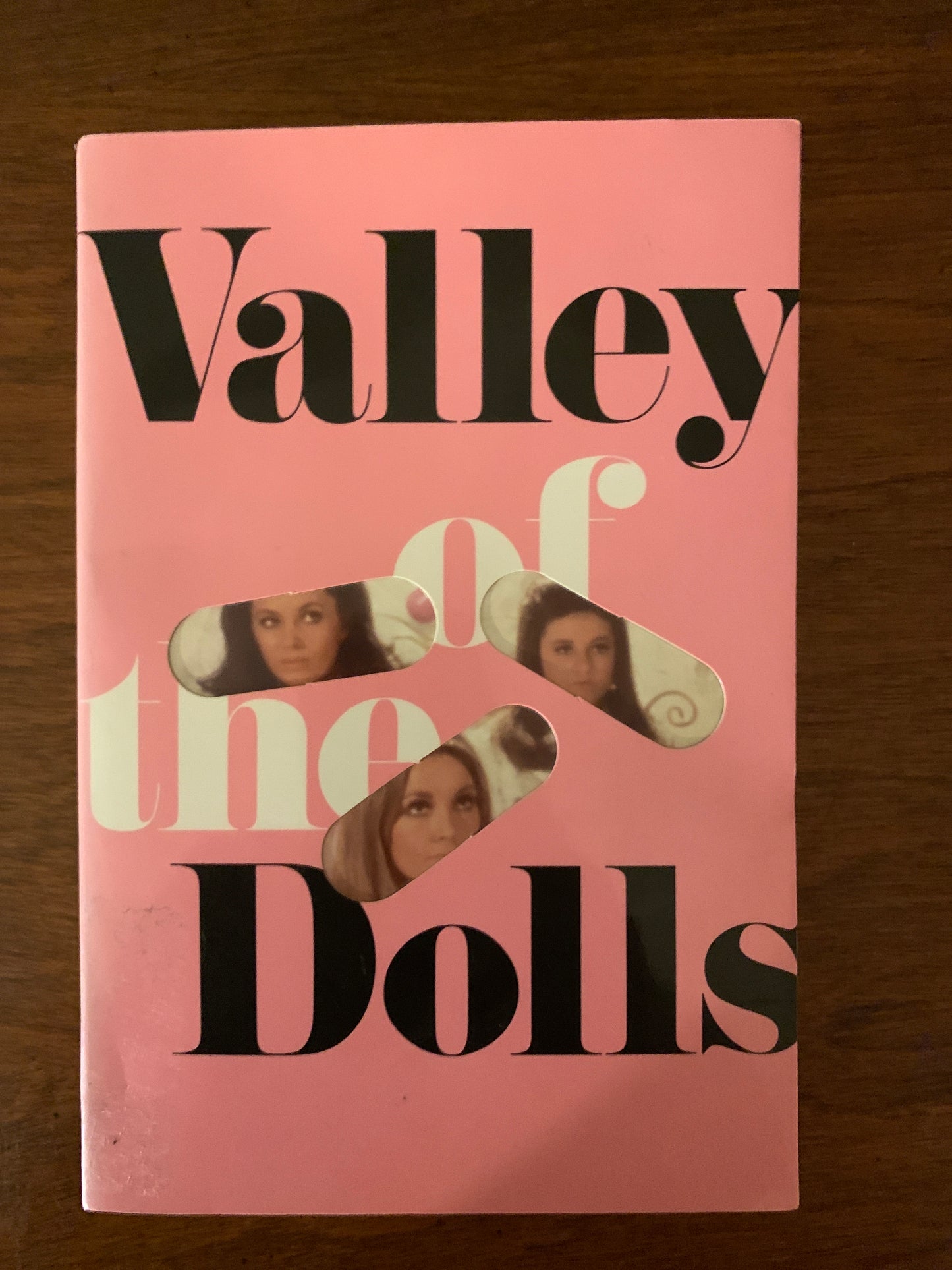 Valley of the Dolls (paperback)